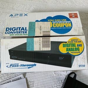 Digital TV Converter Box Apex DT250 Analog Pass-through Original Box
